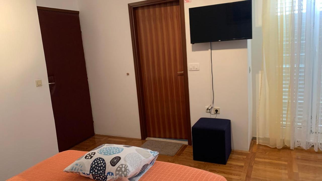 Studio Apartment And Rooms Adria ヴォディツェ エクステリア 写真