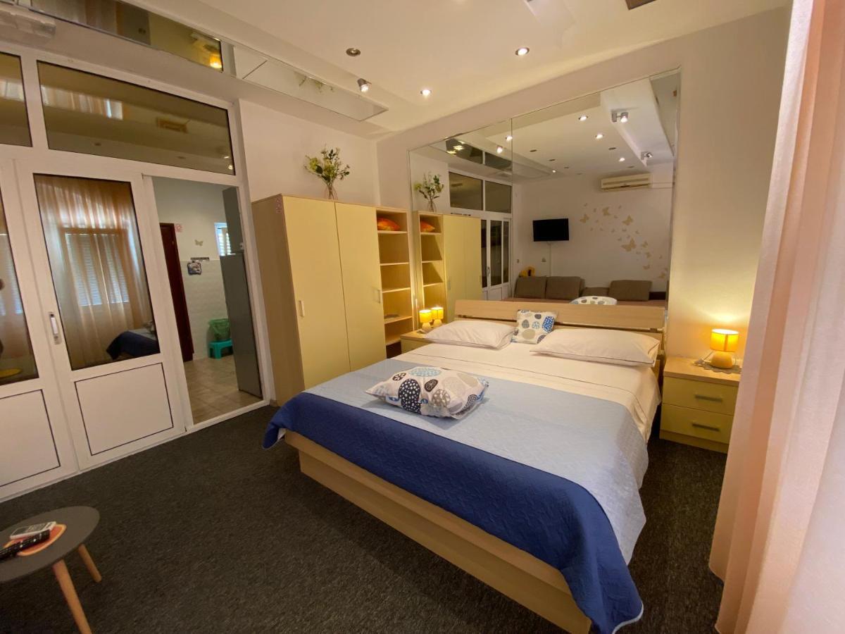 Studio Apartment And Rooms Adria ヴォディツェ エクステリア 写真