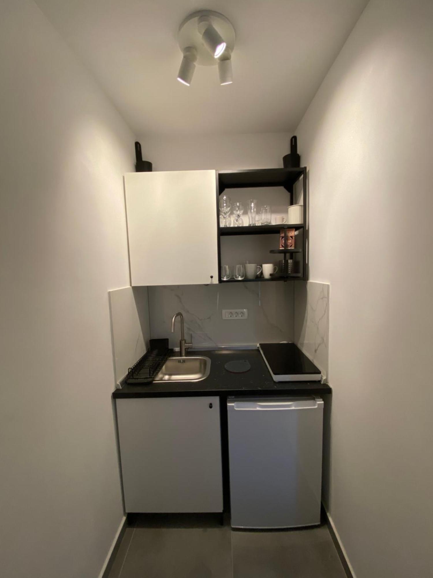 Studio Apartment And Rooms Adria ヴォディツェ エクステリア 写真