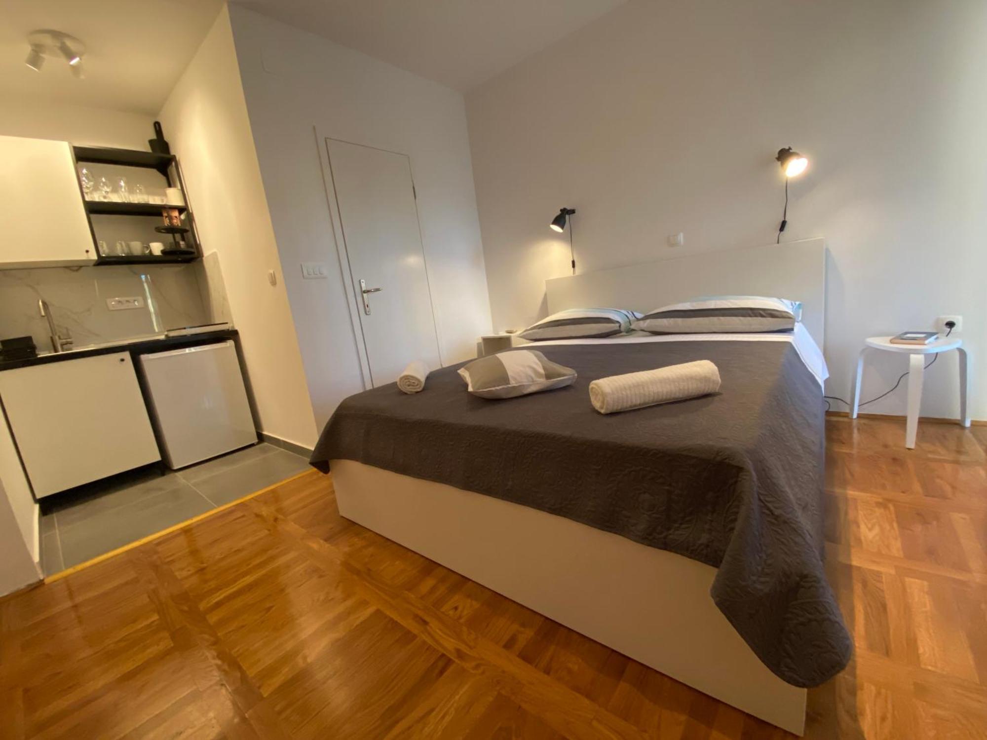 Studio Apartment And Rooms Adria ヴォディツェ エクステリア 写真