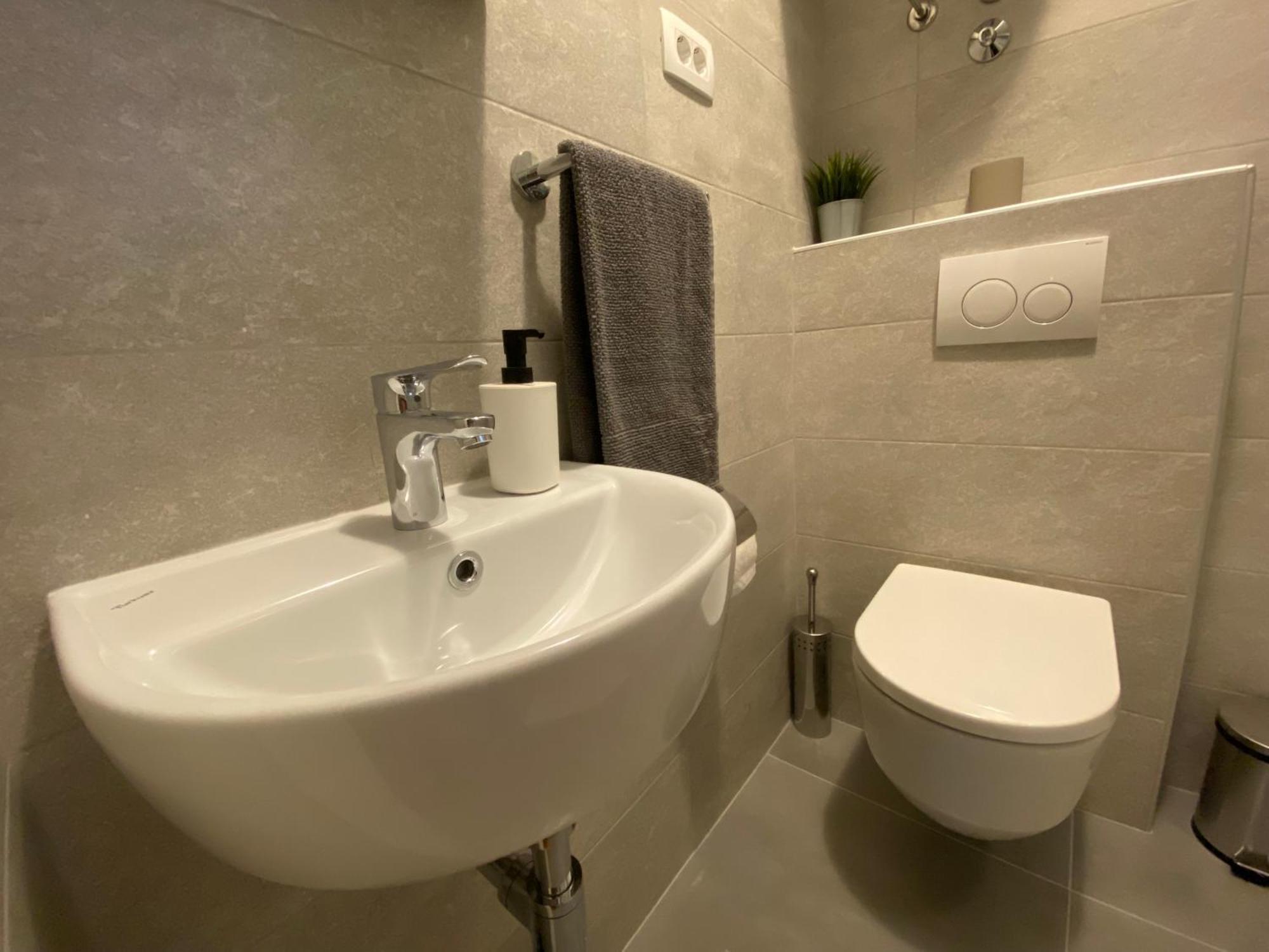 Studio Apartment And Rooms Adria ヴォディツェ エクステリア 写真