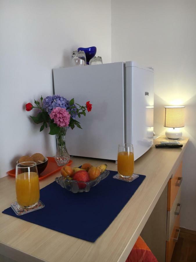 Studio Apartment And Rooms Adria ヴォディツェ エクステリア 写真