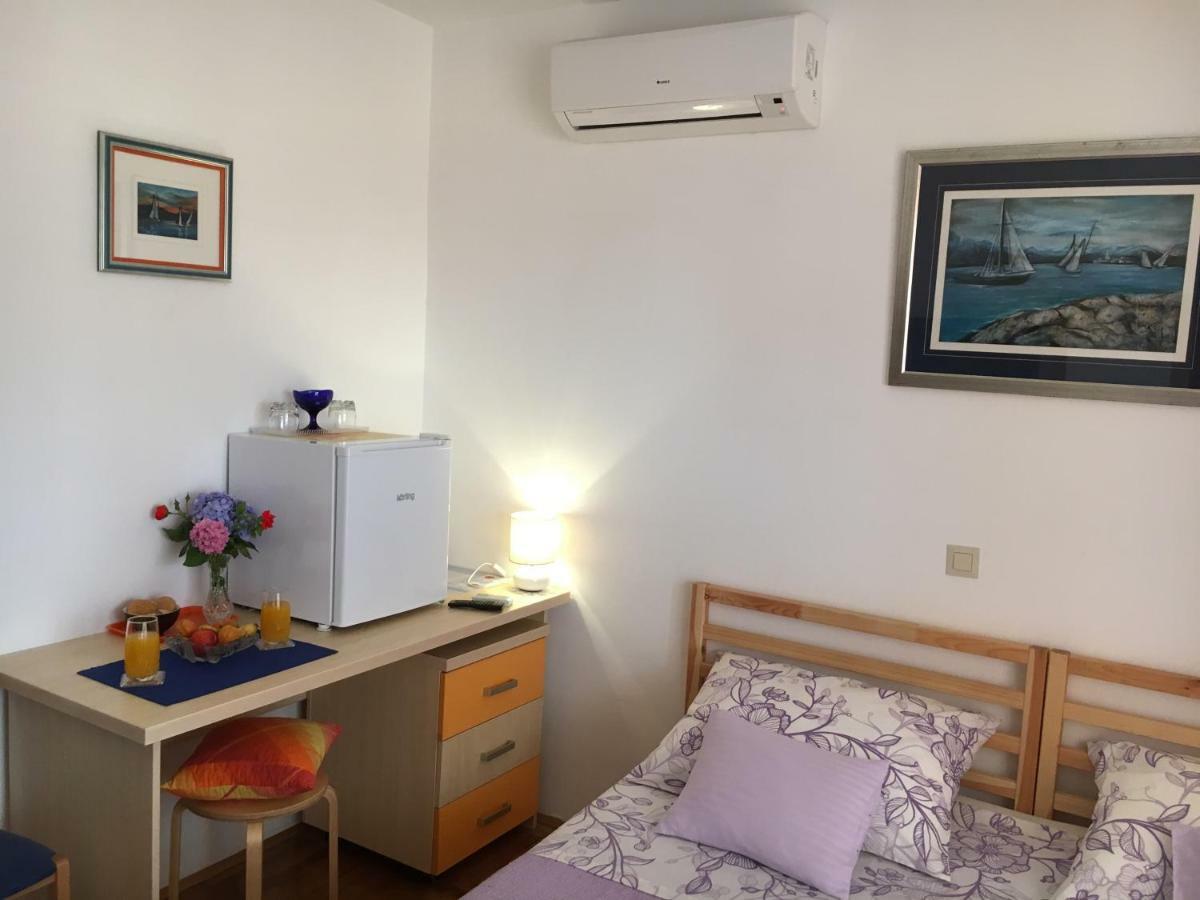 Studio Apartment And Rooms Adria ヴォディツェ エクステリア 写真